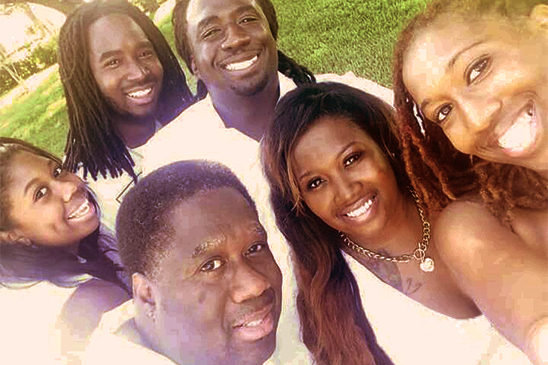 Photo of Willie Brown with his children (left to right):  Leah, Rayshawn, Dernelle, Tomika and Lakia.